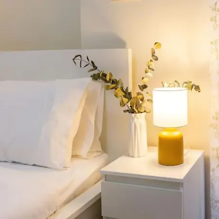 Gorgeous With Private Pool In Istanbul, Villa