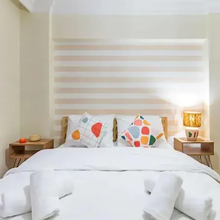 Gorgeous With Private Pool In Istanbul,