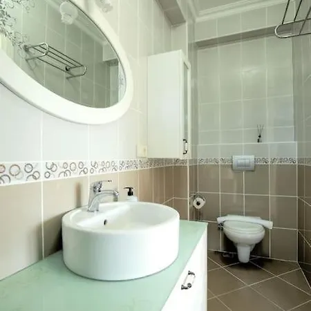 Villa Gorgeous With Private Pool In Istanbul, *