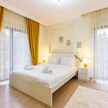 Gorgeous With Private Pool In Istanbul, Villa *