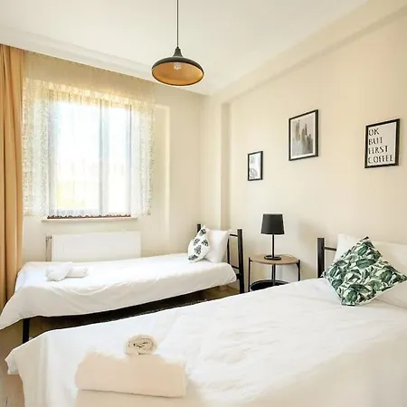 Villa Gorgeous With Private Pool In Istanbul, *